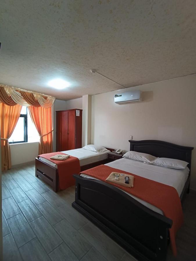 Hotel Quezada Hermanos Santo Domingo de los Colorados Ngoại thất bức ảnh