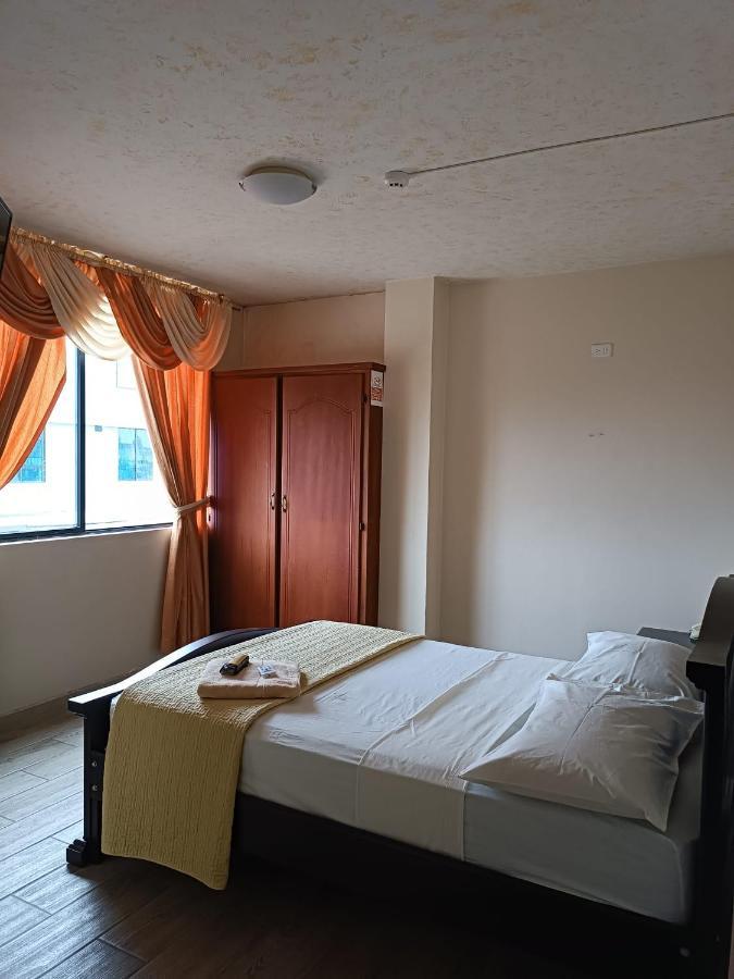 Hotel Quezada Hermanos Santo Domingo de los Colorados Ngoại thất bức ảnh