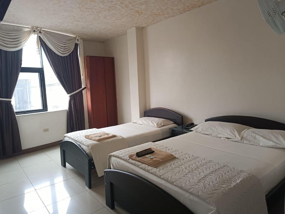 Hotel Quezada Hermanos Santo Domingo de los Colorados Ngoại thất bức ảnh