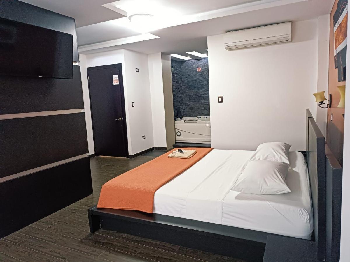 Hotel Quezada Hermanos Santo Domingo de los Colorados Ngoại thất bức ảnh
