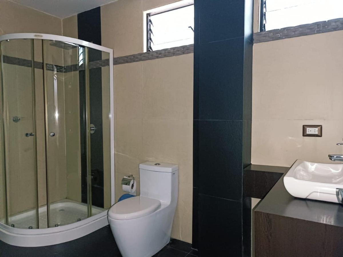 Hotel Quezada Hermanos Santo Domingo de los Colorados Ngoại thất bức ảnh