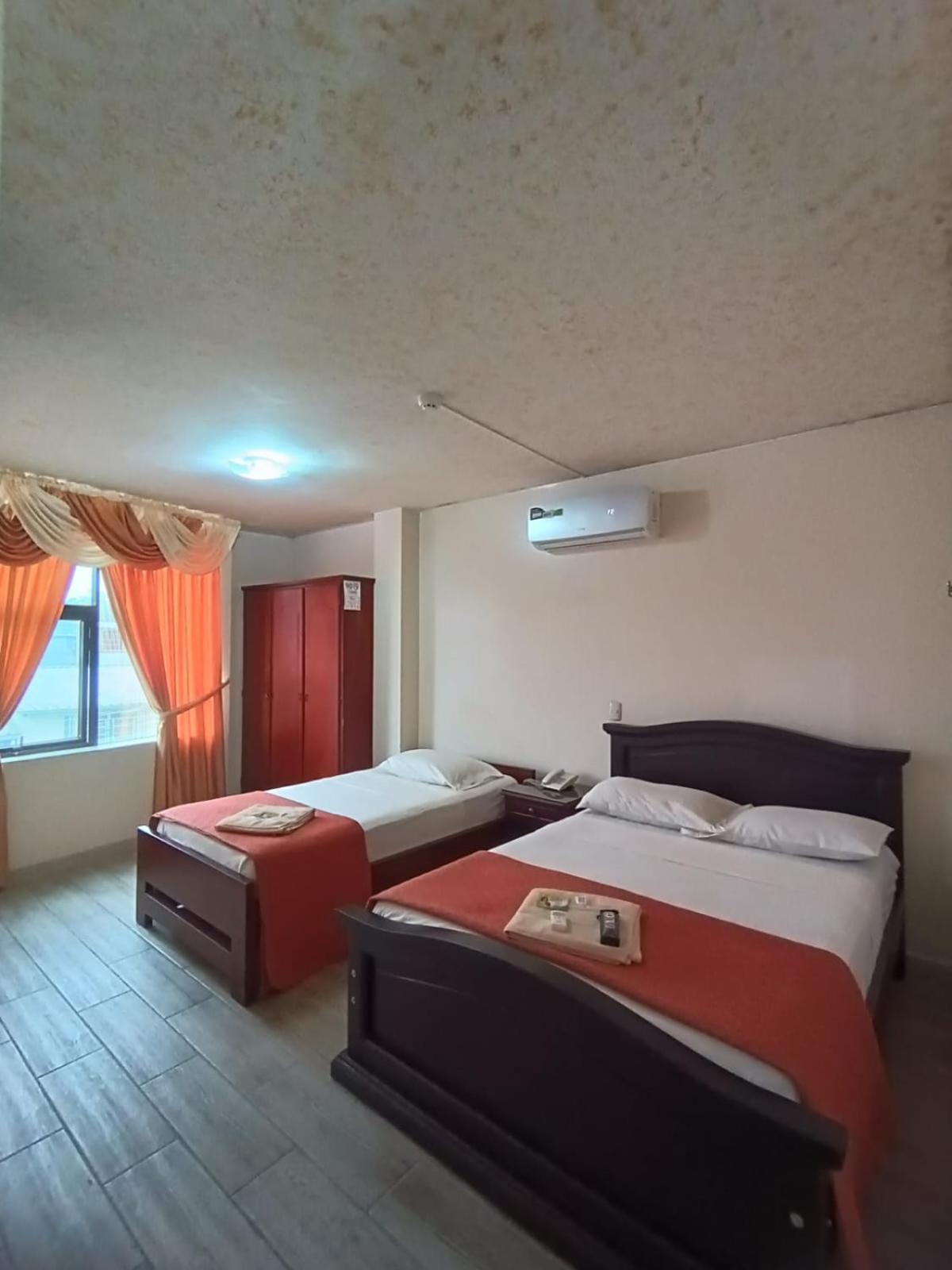 Hotel Quezada Hermanos Santo Domingo de los Colorados Ngoại thất bức ảnh