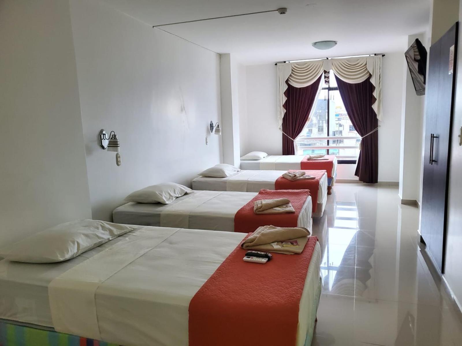 Hotel Quezada Hermanos Santo Domingo de los Colorados Ngoại thất bức ảnh